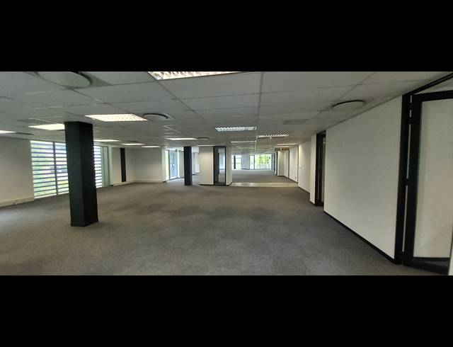 669M² OFFICE TO LET IN BRYANSTON